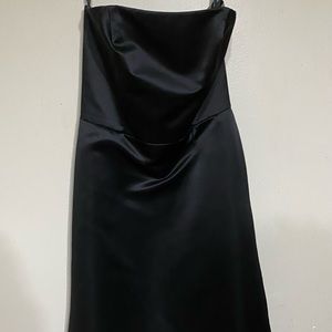 BLACK STRAPLESS COCKTAIL DRESS